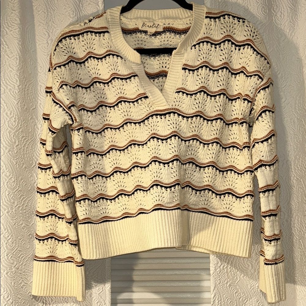 Marled Cream and Brown Cropped V-Neck Sweater Size Medium